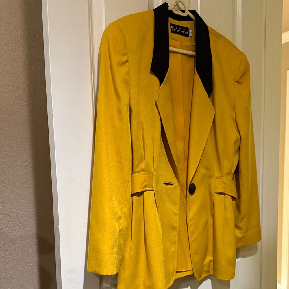Vintage BICCI New York, MARELLA Yellow Blazer with Black Contrast Collar